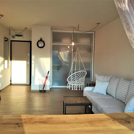 Apartment Ruby Globe *